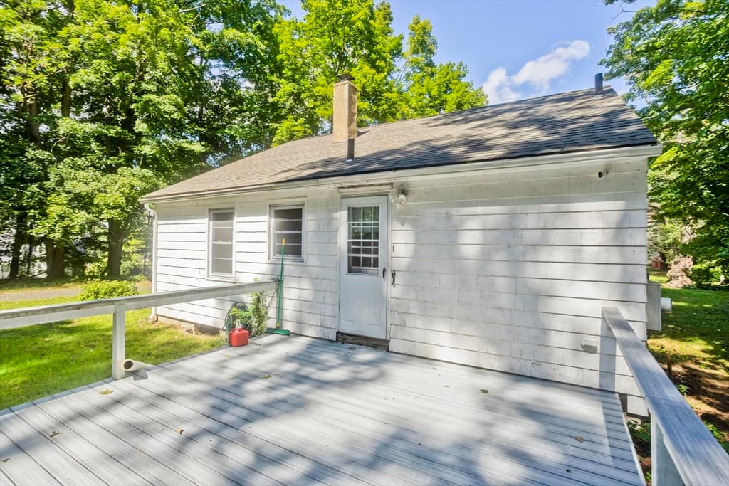 40 Hadley St, South Hadley MA 01075 photo 4