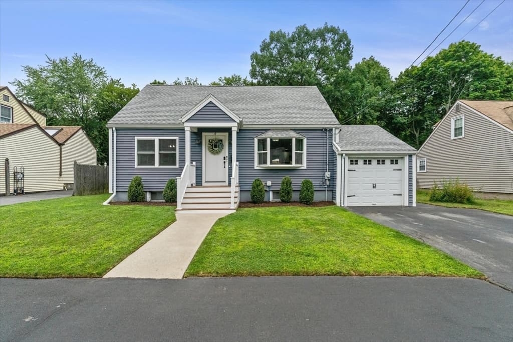 19 W Sigourney St, Lynn MA 01905 photo 3
