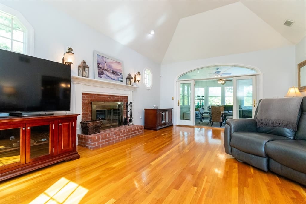 25 Windsor Dr, Foxboro MA 02035 photo 15