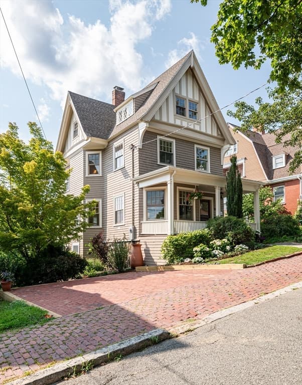 20 Hillside Ave, Medford MA 02155