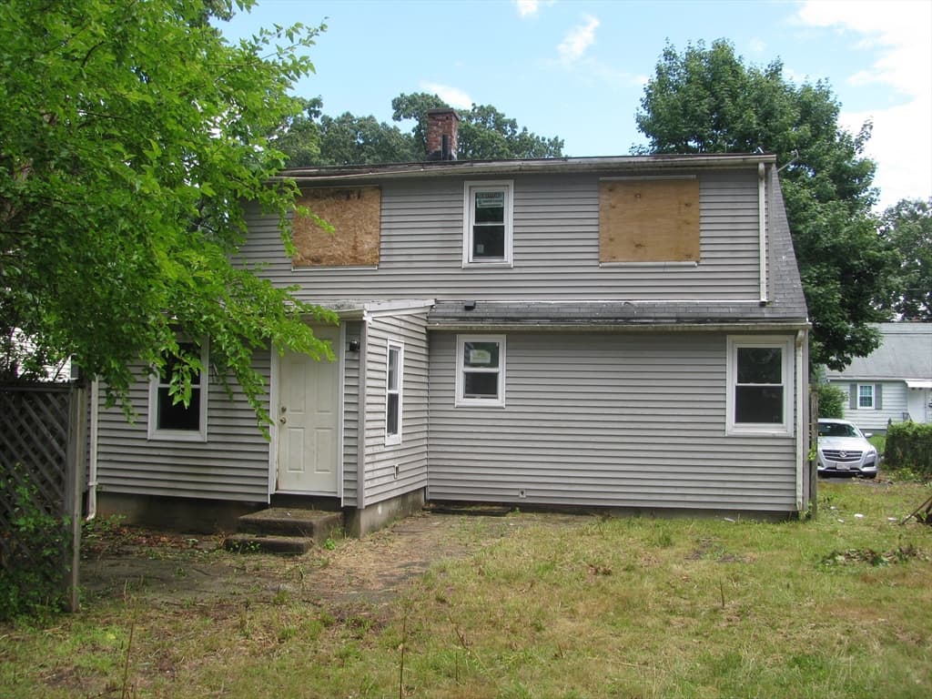 86 Pheland St, Springfield MA 01109 photo 3