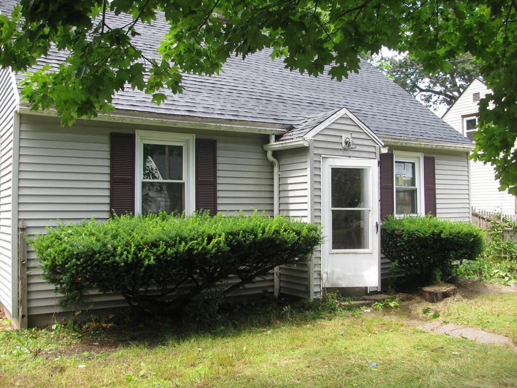 86 Pheland St, Springfield MA 01109