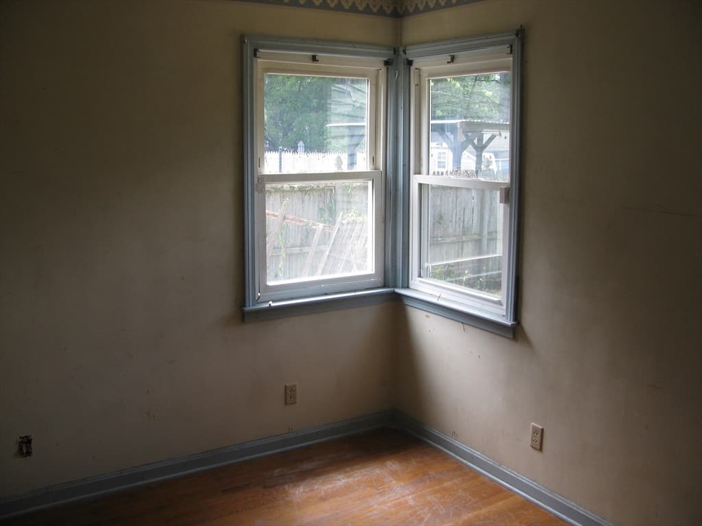 86 Pheland St, Springfield MA 01109 photo 9