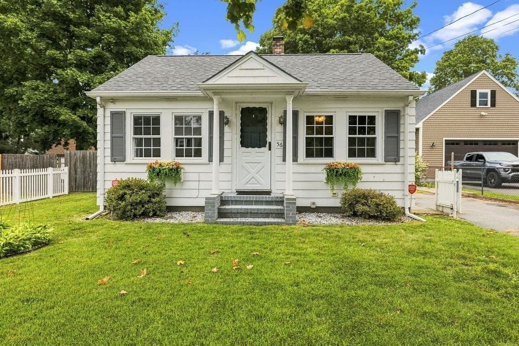 56 Hacker St, Fairhaven MA 02719