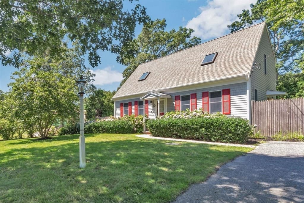 9 Elaine Road, Barnstable MA 02601