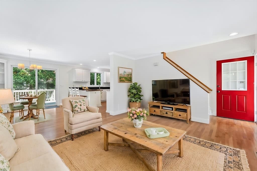 9 Elaine Road, Barnstable MA 02601 photo 5