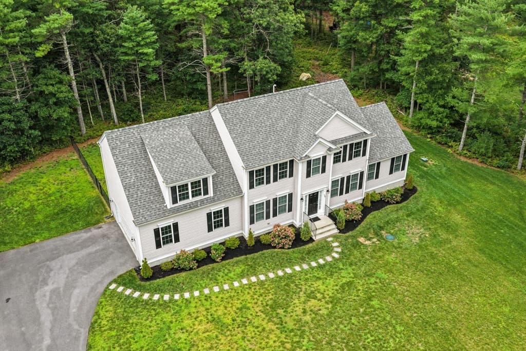 128 Thomas St, Middleboro MA 02346 photo 6