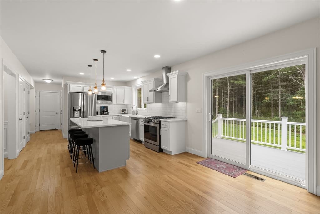 128 Thomas St, Middleboro MA 02346 photo 12