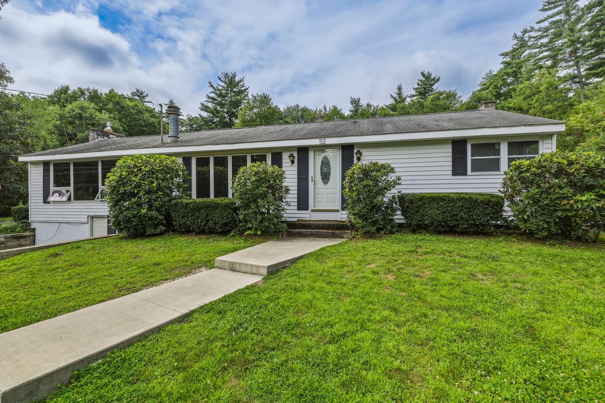 52 Kendall St, Granby MA 01033
