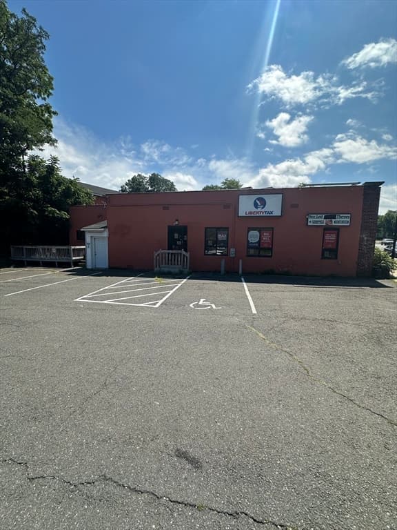 17 Broadway St, Chicopee MA 01020 photo 4