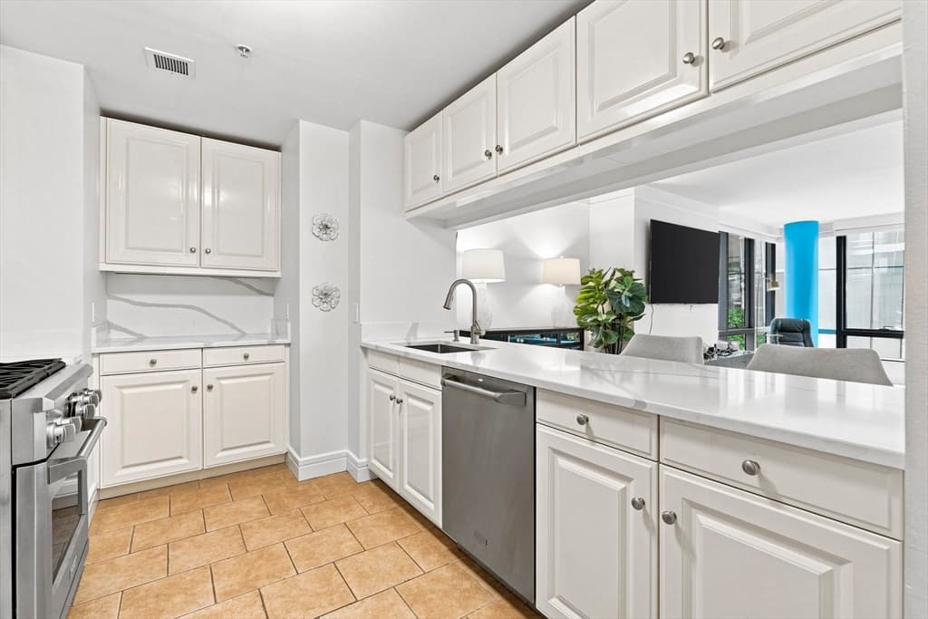 3 Avery St # 305, Boston MA 02111 photo 11