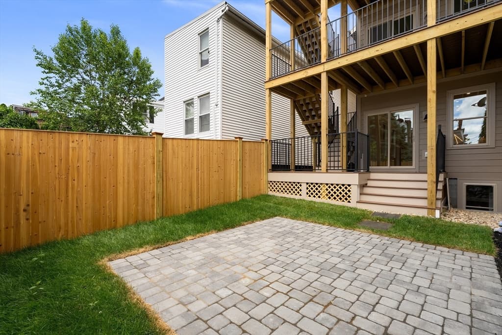 17 Princeton St # 1A, Boston MA 02128