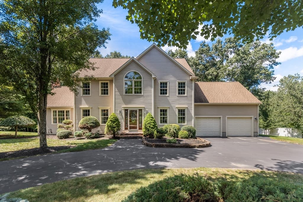 90 Northridge Dr, East Bridgewater MA 02333
