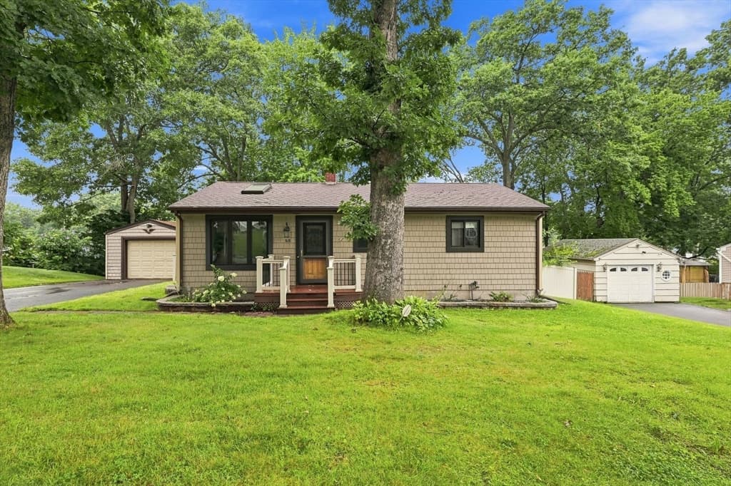 68 Feltham Rd, Springfield MA 01118