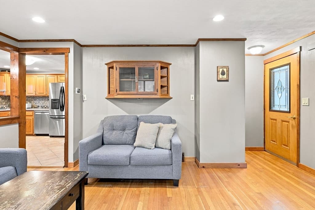 68 Feltham Rd, Springfield MA 01118 photo 9
