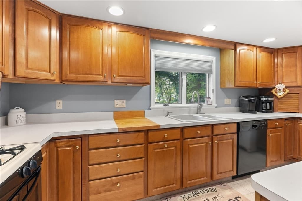 16 Park Lane, Norton MA 02766 photo 13
