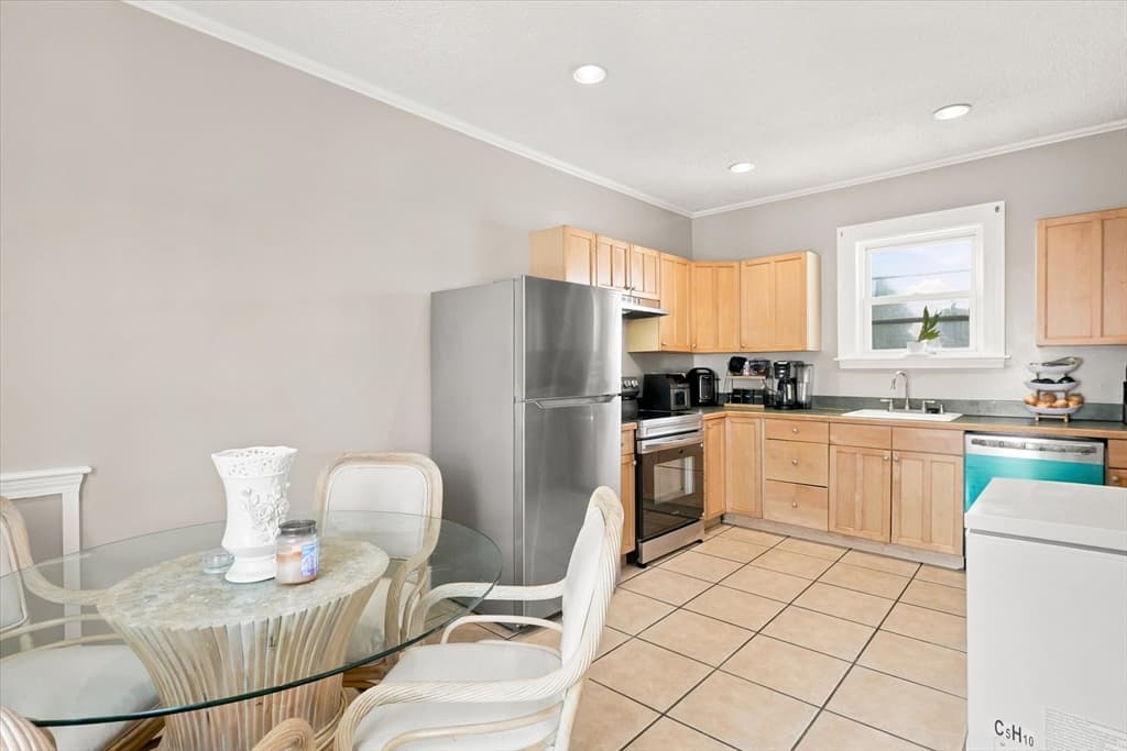 114 Central St, Peabody MA 01960 photo 12