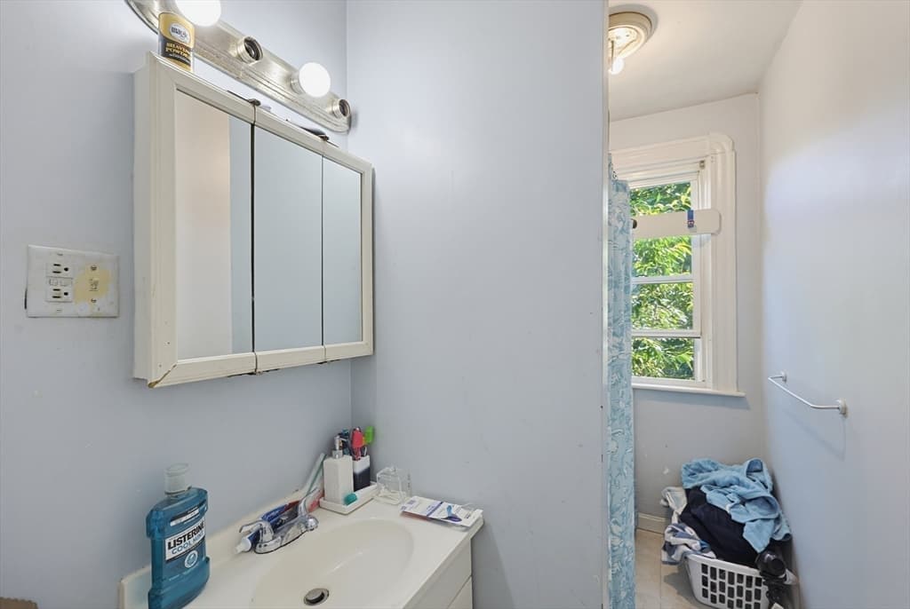 118 Irvington St, New Bedford MA 02745 photo 9