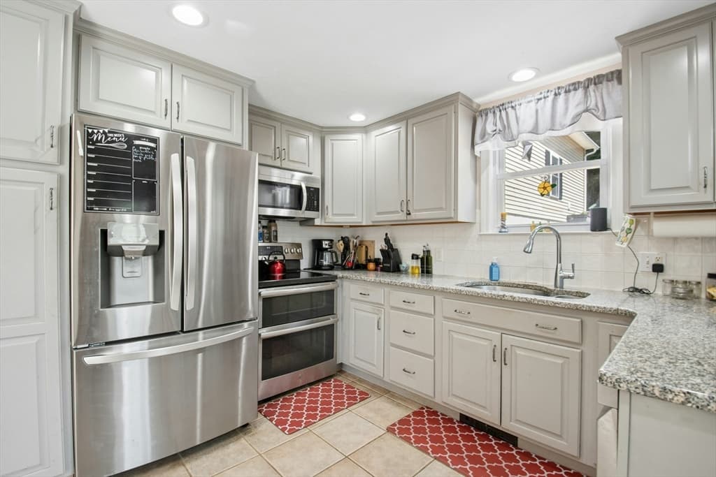 19 Lake Ave, Spencer MA 01562 photo 7