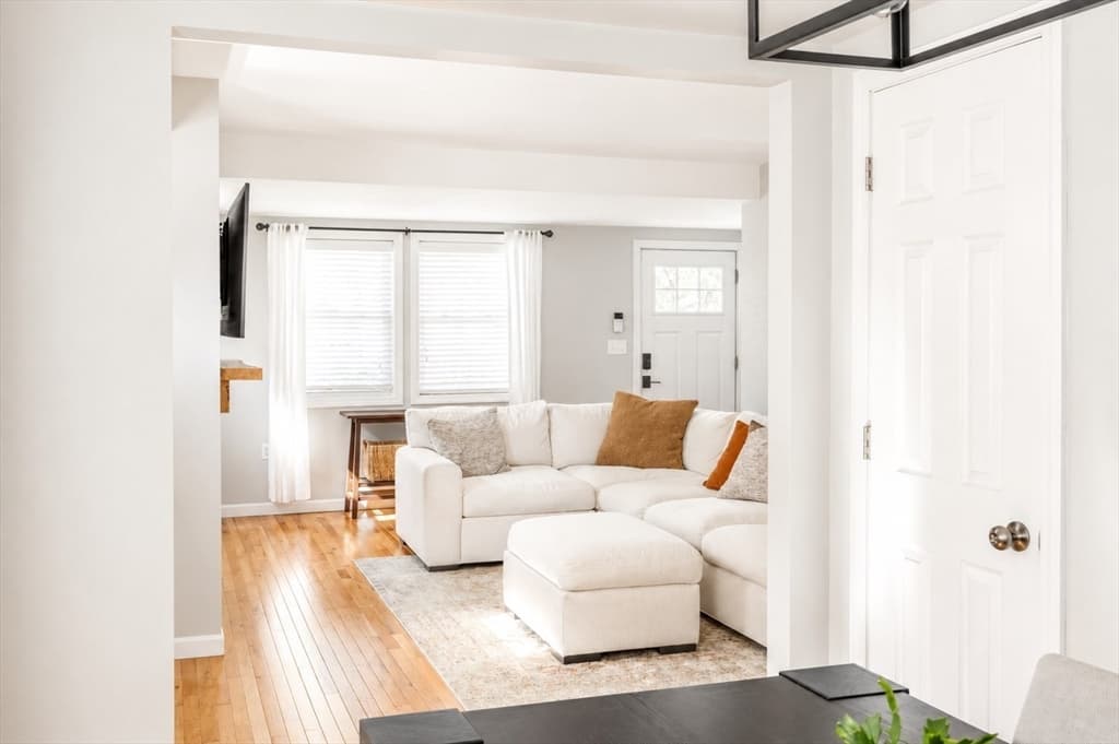 51 Woodrow Ave, Medford MA 02155 photo 8
