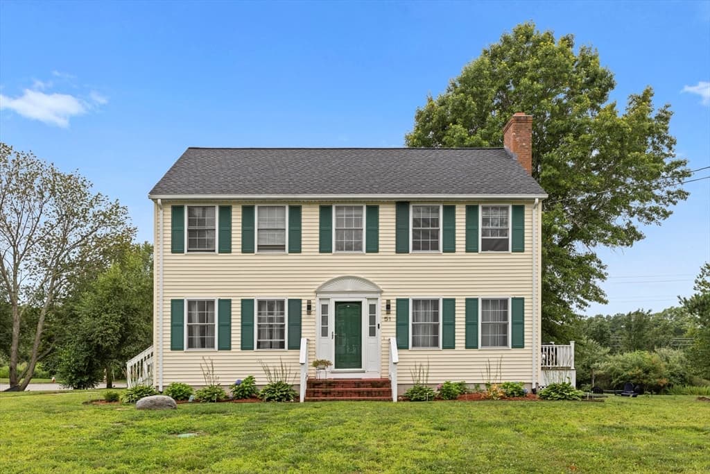 51 Shannon Way, North Attleboro MA 02760