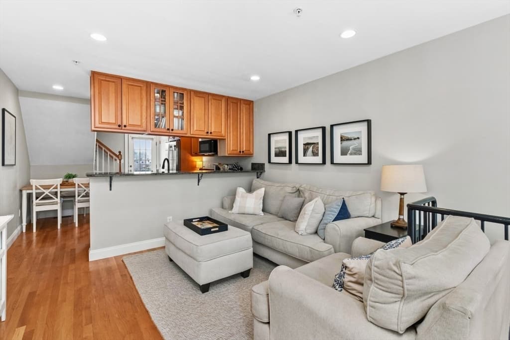 9 Russell St # 3, Waltham MA 02453 photo 6