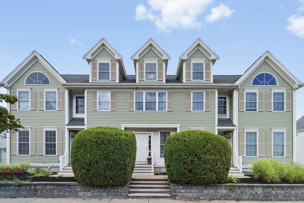 9 Russell St # 3, Waltham MA 02453