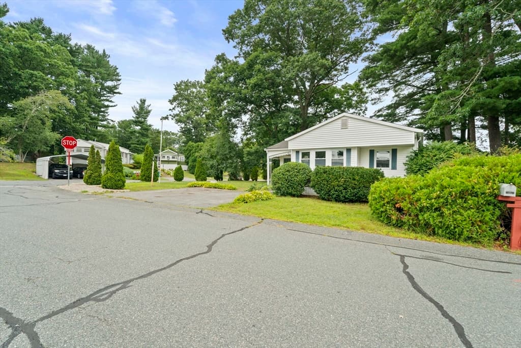 31 Beechwood Road, Halifax MA 02338 photo 4