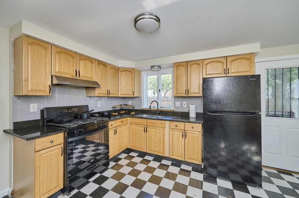 9 Wrentham St # 2, Boston MA 02124 photo 13