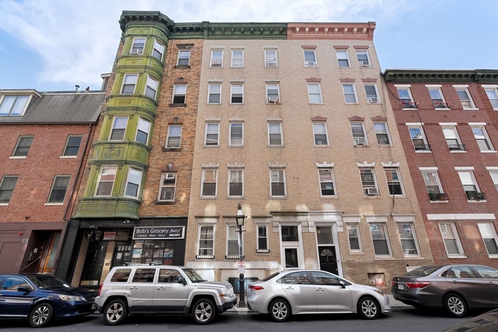 162 Endicott St # 2, Boston MA 02113 photo 9