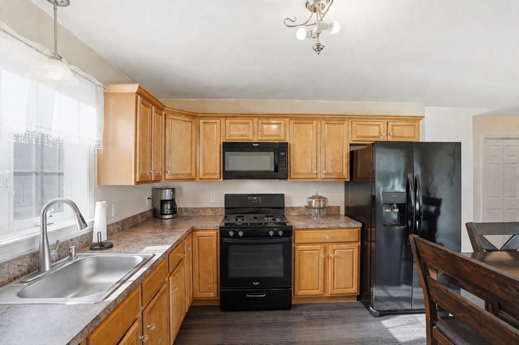 943 Stonegate Lndg, Dighton MA 02764 photo 7