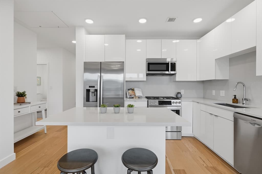 45 Lewis St # 501, Boston MA 02128 photo 3