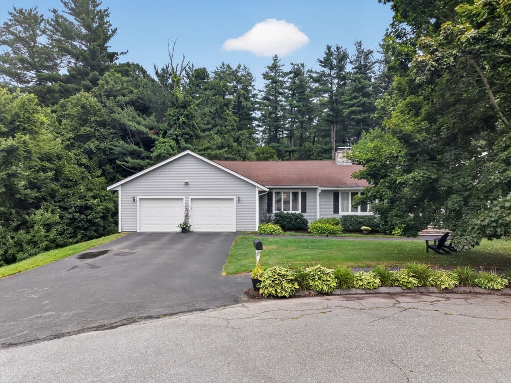 38 Sable Run Ln, Methuen MA 01844