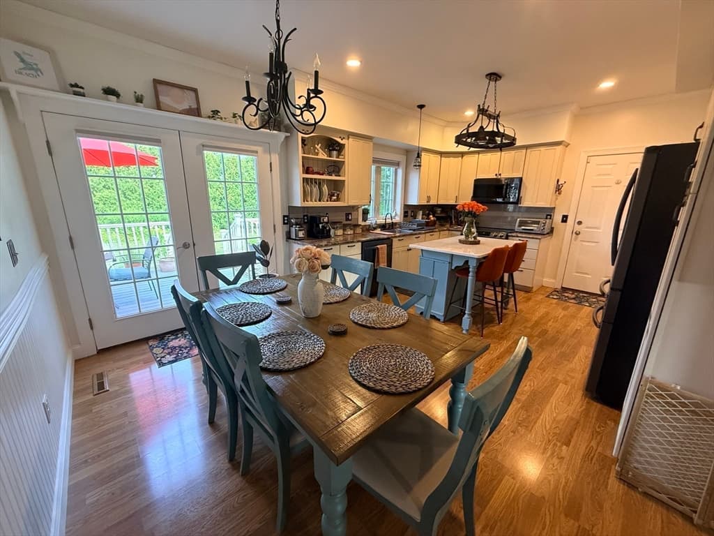 91 Royal St, Chicopee MA 01020 photo 4