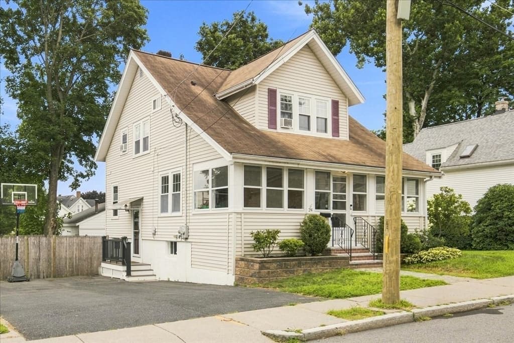 24 Nichols St, Norwood MA 02062 photo 4