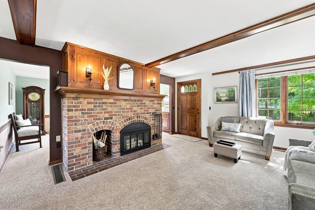 310 Briarwood Avenue, Southbridge MA 01550 photo 12
