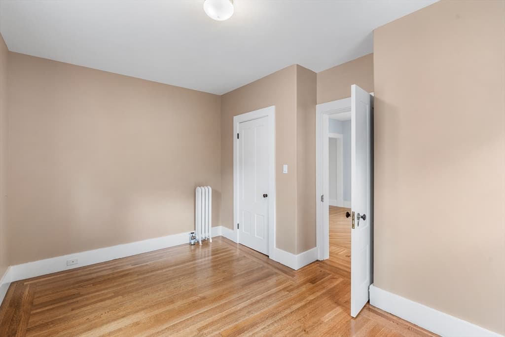 128 W Spruce St, Milford MA 01757 photo 16