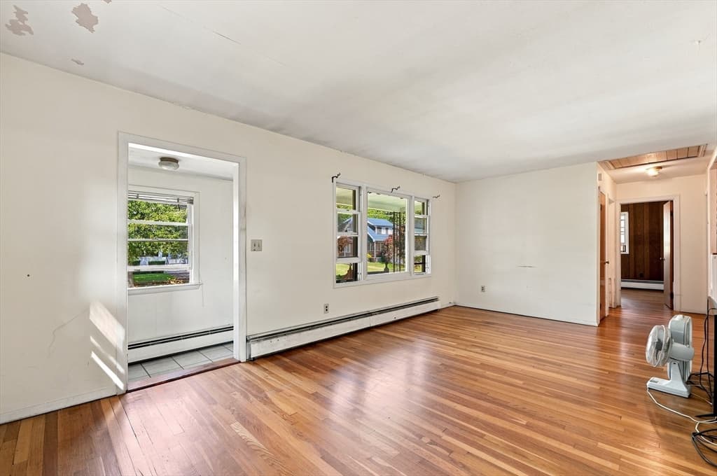 44 Winnifred Rd, Brockton MA 02301 photo 2