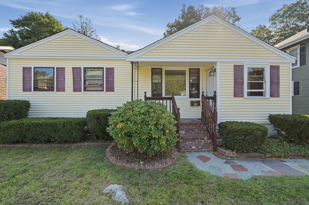 44 Winnifred Rd, Brockton MA 02301