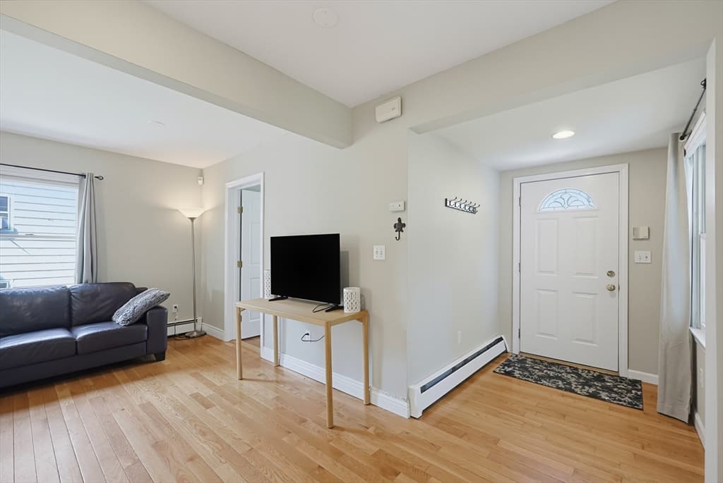 54 Gainsville Rd, Dedham MA 02026 photo 2