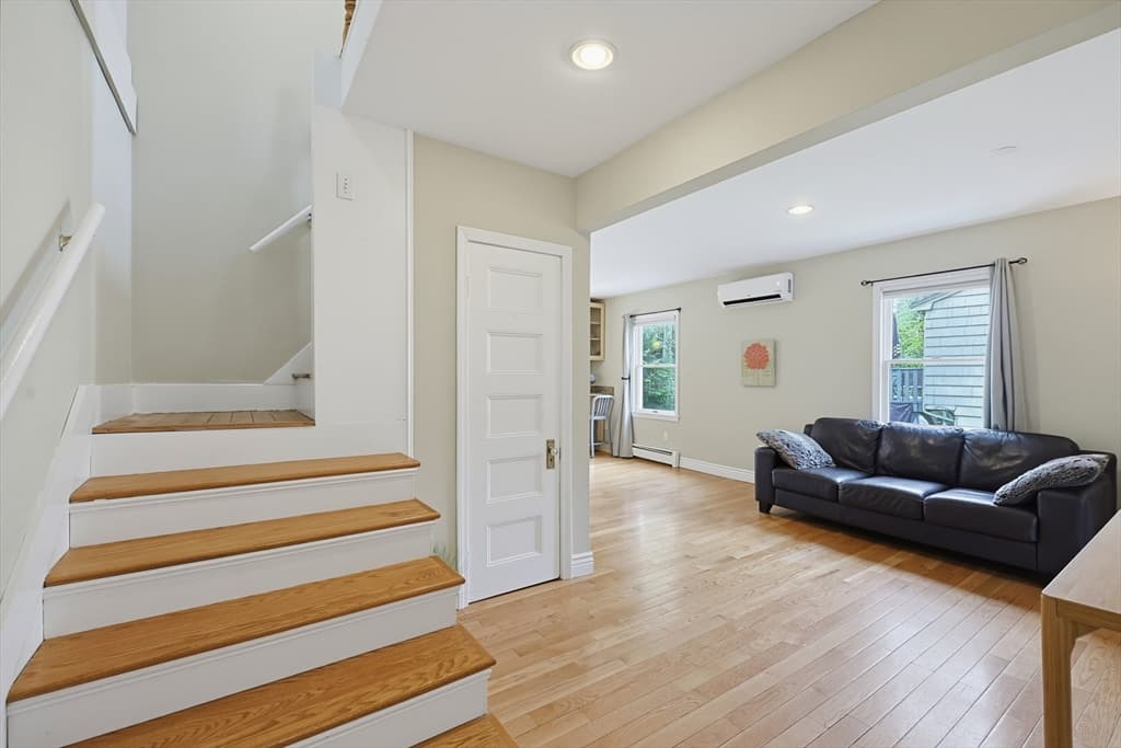 54 Gainsville Rd, Dedham MA 02026 photo 3