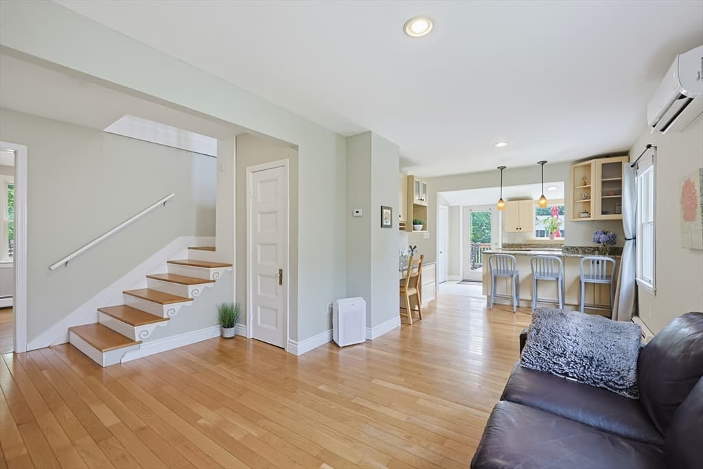 54 Gainsville Rd, Dedham MA 02026 photo 4