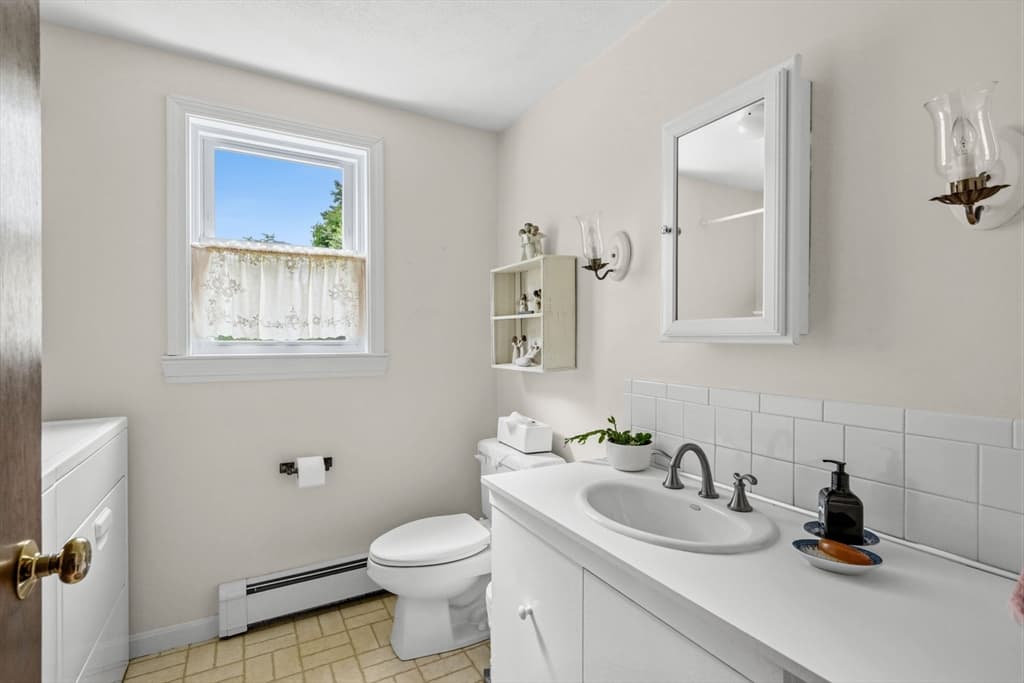 17 Woodlawn Ave, Holbrook MA 02343 photo 14