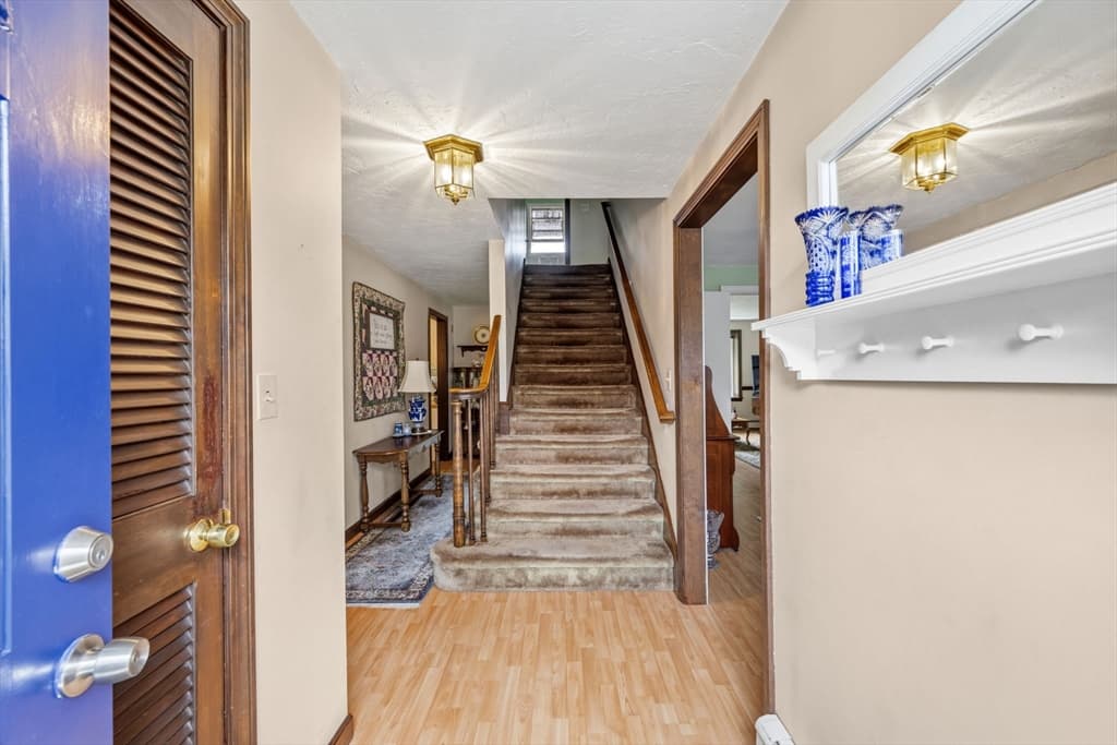 17 Woodlawn Ave, Holbrook MA 02343 photo 4