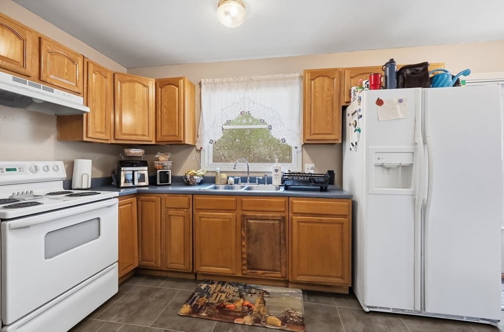 104-106 Quincy St, Springfield MA 01109 photo 23