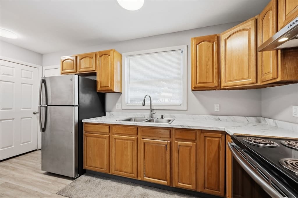 104-106 Quincy St, Springfield MA 01109 photo 5