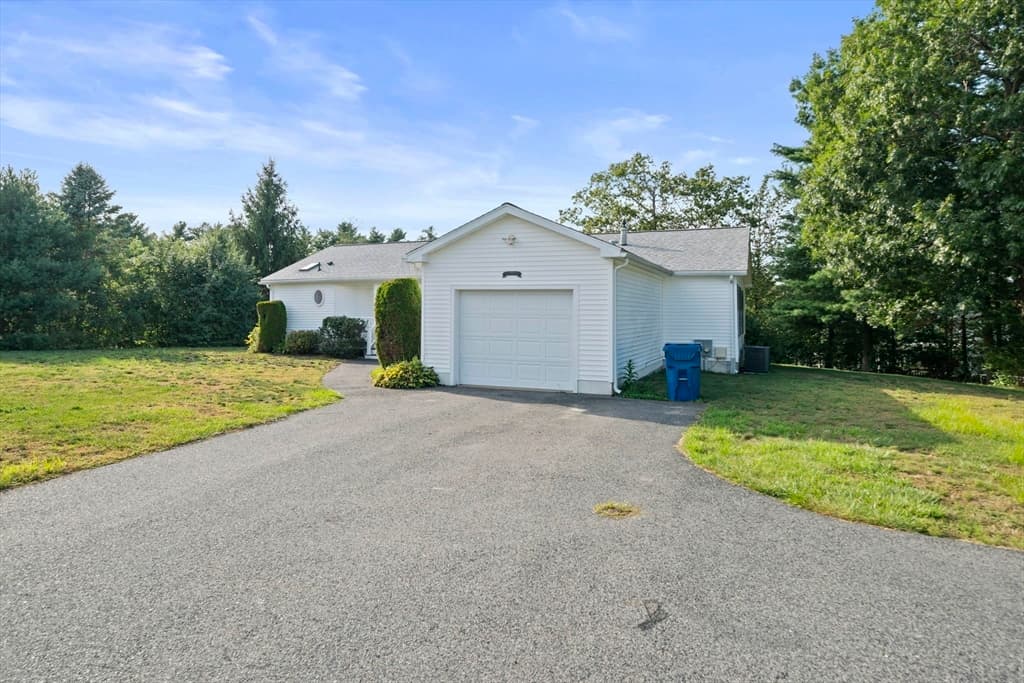 406 Simmons Rd, Middleboro MA 02346 photo 2