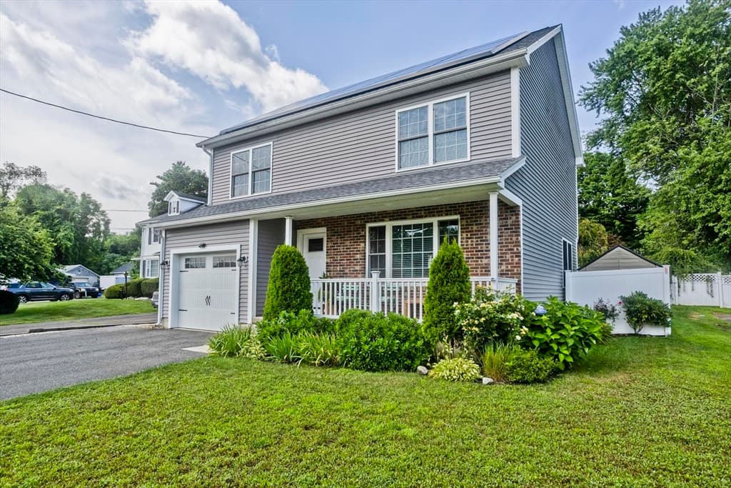 15 Lombard Ave, East Longmeadow MA 01028 photo 2