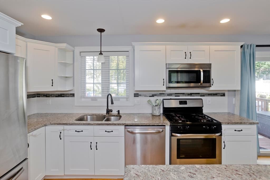 15 Lombard Ave, East Longmeadow MA 01028 photo 18