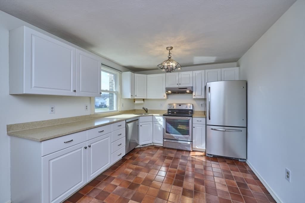 9 Circuit Ln # 9, Watertown MA 02472 photo 10